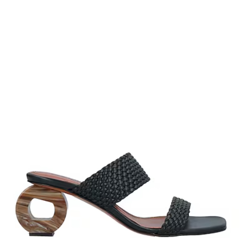 Souliers Martinez Black Sandals (NEW)(SIZE 38 Italy or 8 US)